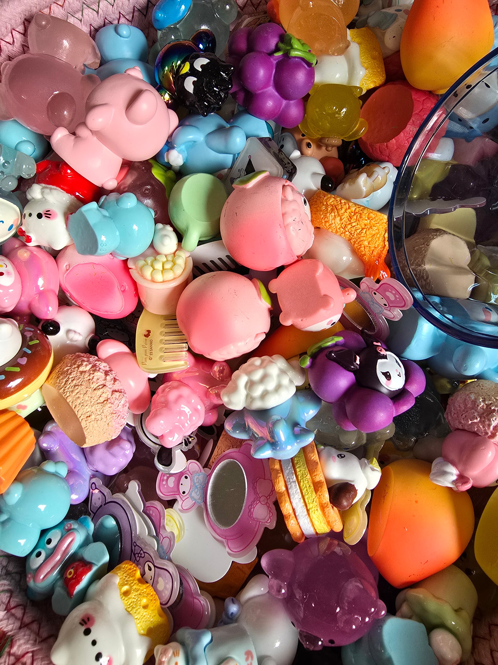 Happy Figurine Scoop - Each scoop contains 16-20 little Sanrio figurines in all shapes and sizes!
