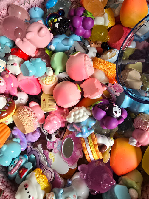 Happy Figurine Scoop - Each scoop contains 16-20 little Sanrio figurines in all shapes and sizes!